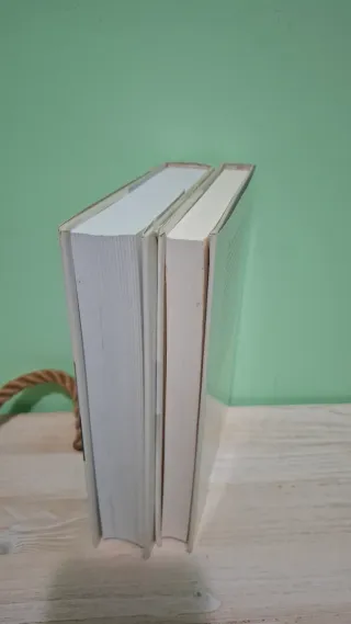 AGUJEROS NEGROS Y TIEMPO CURVO, HIPERESPACIO