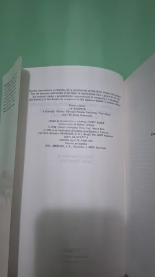 AGUJEROS NEGROS Y TIEMPO CURVO, HIPERESPACIO