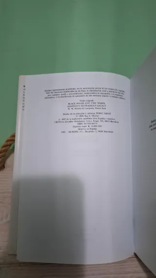 AGUJEROS NEGROS Y TIEMPO CURVO, HIPERESPACIO