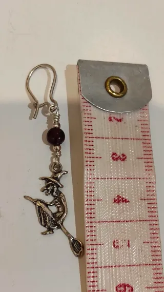 Pendientes de Bruja con Piedras Granate