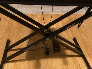 Teclado Electrónico 61 Teclas + Atril + Pedal