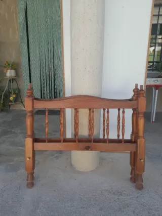 2 Cabeceros madera en buen estado