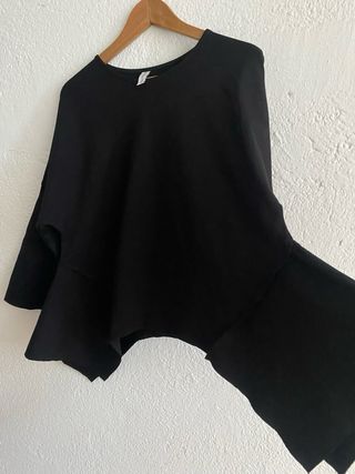 Jersey negro asimétrico talla única