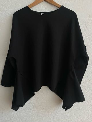 Jersey negro asimétrico talla única