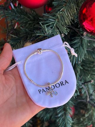 Pulsera Pandora con charms