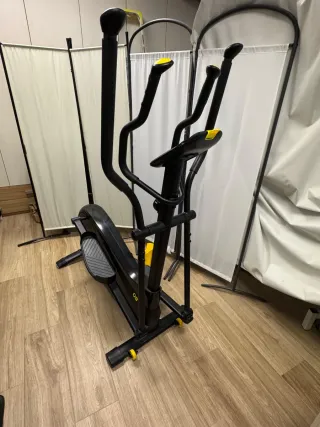 Elíptica negra y amarilla