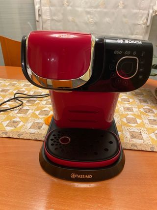 Cafetera Bosch Tassimo Roja con accessoris