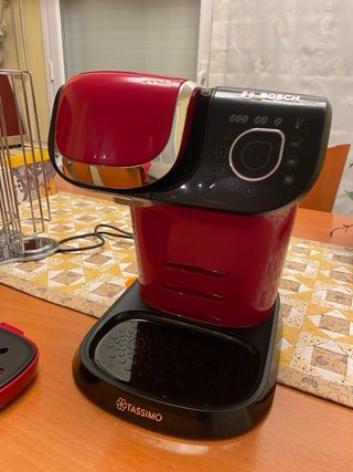 Cafetera Bosch Tassimo Roja con accessoris