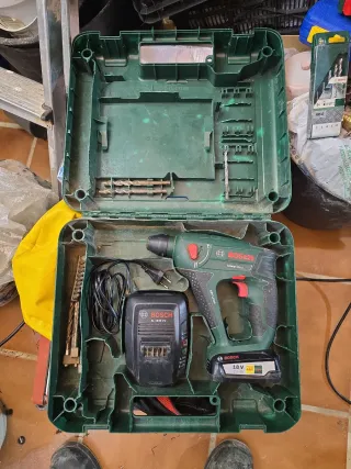 Taladro a batería Bosch con maletín
