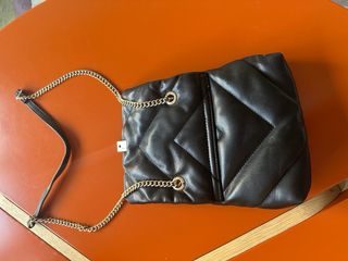 Bolso acolchado negro Zara