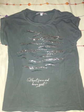 Camiseta verde con lentejuelas