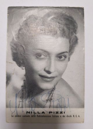 Cartolina Nilla Pizzi autografata