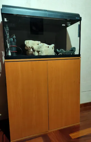 Pecera 100L con mueble y accesorios