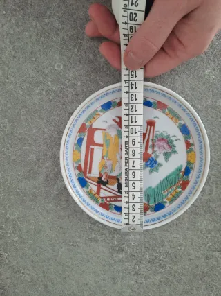 Servizio sakè cinese con piatto e teiera