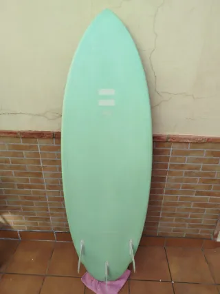 Tabla de surf Indio. Medias en las fotos.