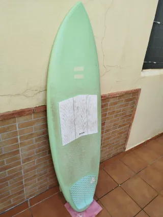 Tabla de surf Indio. Medias en las fotos.