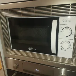 Microondas eas Electric