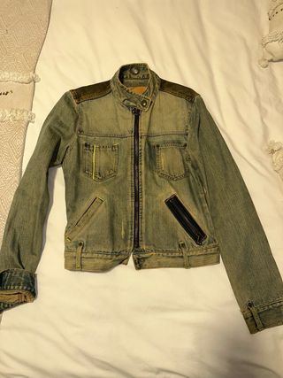 Chaqueta vaquera estilo motero