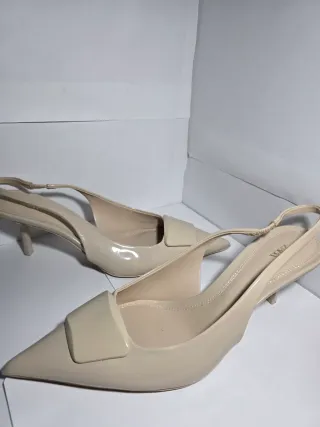 Sandalias tacón beige Zara