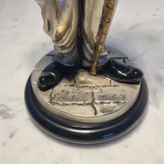 Statuina vintage Charlie Chaplin con bastone