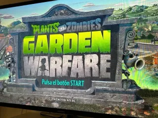 Consola PS3 con 6 juegos y mandos