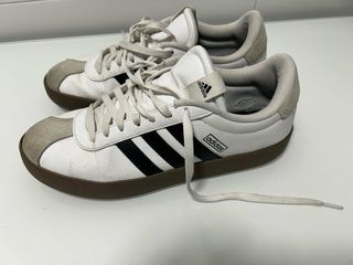 Zapatillas Adidas Blancas y Negras