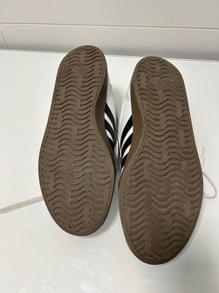 Zapatillas Adidas Blancas y Negras