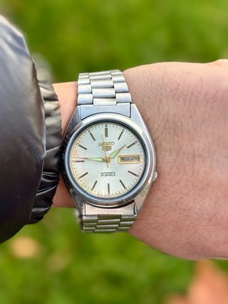 Seiko 5 Automático Vintage– Día/Fecha – 21 Rubíes