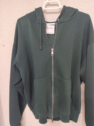 Sudadera Bershka verde con cremallera