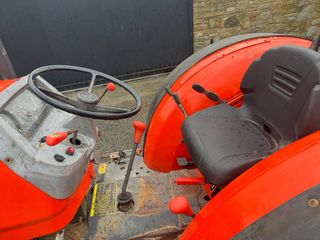 Tractor Kubota M8200DT 8200 narrow