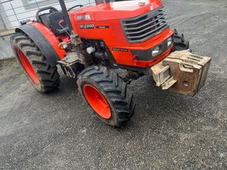 Tractor Kubota M8200DT 8200 narrow