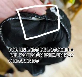 Pantalón negro deportivo hombre.