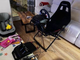 Volante Logitech G29 y Playseat Challenge