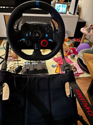 Volante Logitech G29 y Playseat Challenge