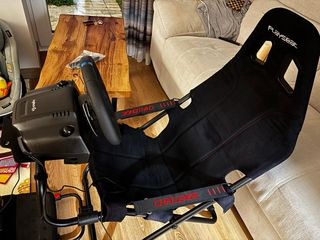 Volante Logitech G29 y Playseat Challenge