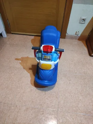 Moto Balancín Policía Little Tikes Azul