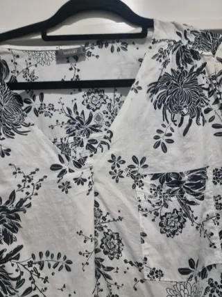 Blusa de algodón con estampado floral