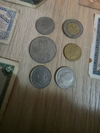 Monedas y billetes antiguos