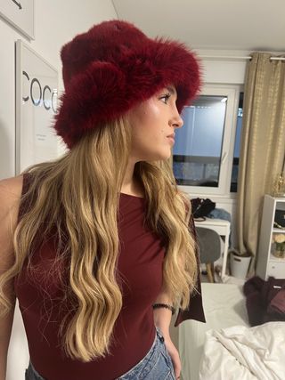 Gorro pelo rojo, hay vsrios golores
