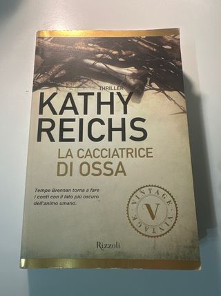 La cacciatrice di ossa: I romanzi della serie t...
