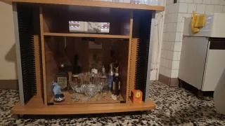 Mobile porta TV con vetrinetta