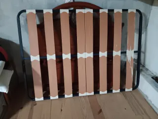 Cama 1.35 con cabecero de madera