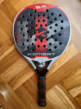 Pala de pádel Kombat Fuji Manu Martin