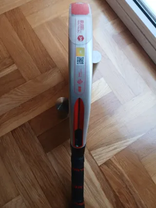 Pala de pádel Kombat Fuji Manu Martin