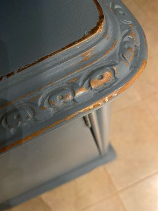 Comoda y espejo restaurados.