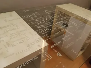 Escritorio de cristal