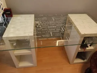 Escritorio de cristal