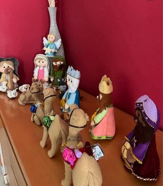 Pesebre artesanal de fieltro.