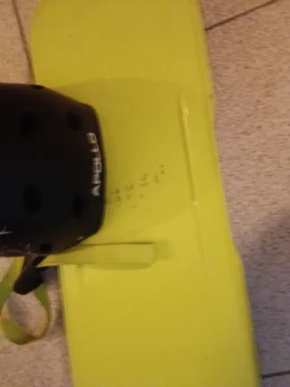 Tabla de Snowboard y Casco