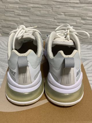 Nike Air Max 270 React Gris/Blanco